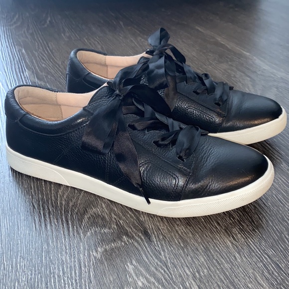 Vionic Women’s Chantelle Lace Up Shoes with Arch - Picture 3 of 15